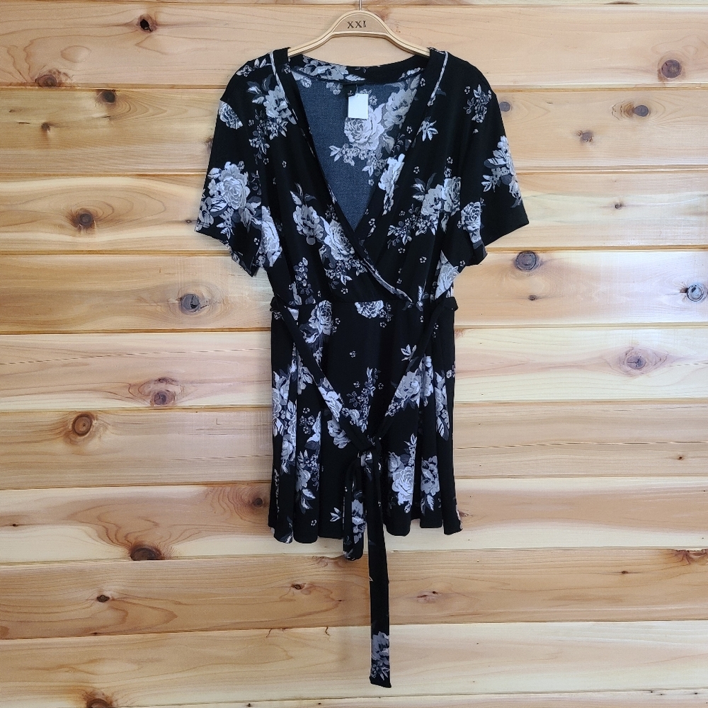 Torrid floral top